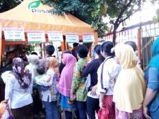 Jakarta fights 'beef mafia' with subsidized bazaars