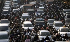 Ahok thanks traffic police for ticketing 274 bus lane violators 