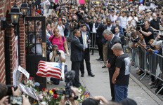 Orlando gunman's face, name become journalism challenge 