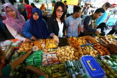 Benhil takjil market still vibrant amid renovation
