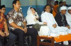 Gus Dur's wife iftar event moved after protests by FPI