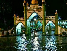 Flooding, landslides hit areas in southern Central Java