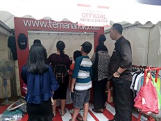 Teman Ahok celebrates collecting 1 million ID cards for Ahok