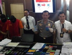 Housewife nabbed for credit card fraud