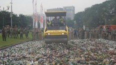 Jakarta destroys thousands of bottles of illegal liquor