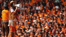 Jakmania urged not to take revenge: Police