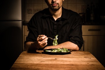 Eating alone can lead to unhappiness: Study