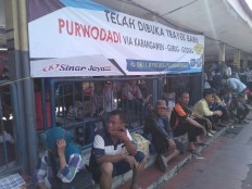 Pulogadung packed with Idul Fitri travelers