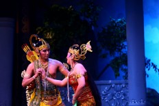 Permadi [left] and Banowati, the main characters of the wayang orang performance titled “Remong Batik” at the Bharata Purwa building on June 18. JP/ Wienda Parwitasari