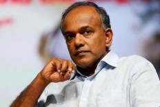 Singapore ministers say to sue Bloomberg over mansions story