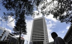 Talks on state financial holding firm to resume after holidays