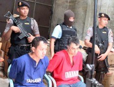 Two Pakistanis, one US citizen on trial for drug smuggling