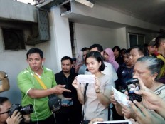 Patients complain about private-stock vaccines at hospital