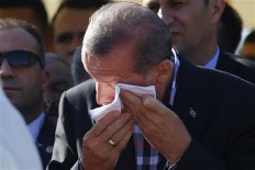 AP Photos: Relatives mourn victims of Turkey's failed coup 