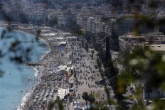 France: no signs truck attacker linked to extremist network