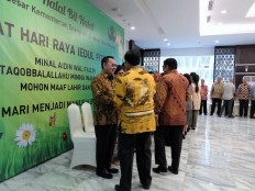 Energy minister hosts open-house gathering