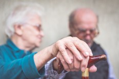 Having an optimistic partner may stave off dementia: Study