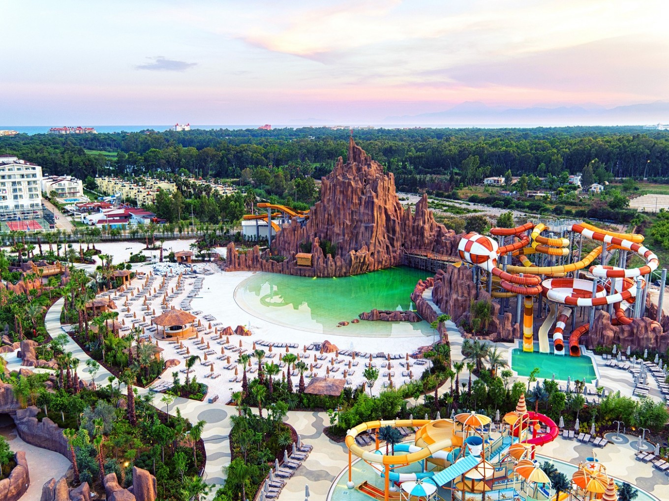 Turkey s Biggest Theme Park Opens In Antalya News The Jakarta Post