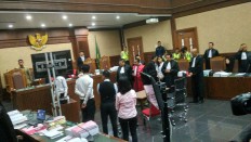 Olivier staff, Jessica reenact &lsquo;Vietnamese coffee&rsquo; incident in court