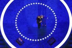 Analysis: Obama hopes Clinton can fix what he could not