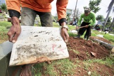 Limited space opens door to shoddy burial business