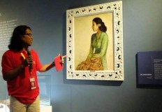 Who is the mystery woman in Sukarno’s painting?