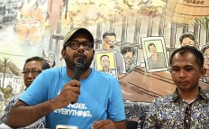 Academics support rights activist facing defamation charges