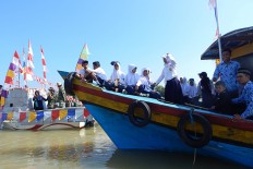 Cilacap fishermen celebrate Independence Day at sea 