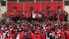 PDI-P vows to pay attention to activists’ protest against Ahok