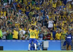 With penalty kick, Brazil wins 1st soccer Olympic gold 