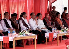 Jokowi pushes for faster development of Lake Toba
