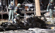 1 killed, 29 wounded as 2 bombs hit southern Thailand