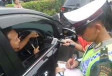 Hundreds netted on first day of odd-even traffic policy