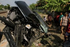16 dead after pickup truck rolls in Central Java