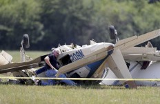 3 dead when 2 planes collide in air at small Georgia airport