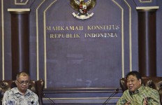 Top court backs KPK in prosecuting firms