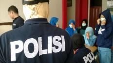 Pontianak Police make victim sit next to alleged abuser