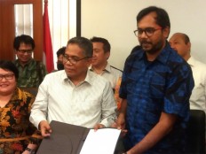 Police officers paid off by drug ring, investigators find