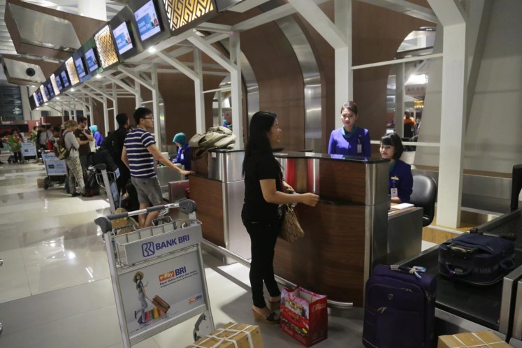 Soekarno Hatta Passengers Can Now Use Porter Service For Free News The Jakarta Post