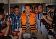 KPK questions witness in Irman bribery case