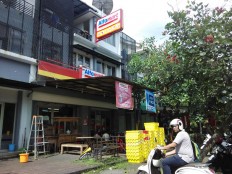 Tangerang court holds first hearing of Alfamart's donation lawsuit