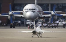 Attendees at North Korean air show wowed by model F-16