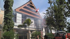 Police investigate council building fire in Gowa