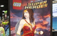 'Wonder Woman' comics writer reveals character is gay 