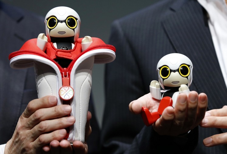 Kirobo Mini - Toyota Robot - YouTube