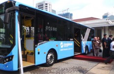 City struggles to make Transjakarta lanes safer
