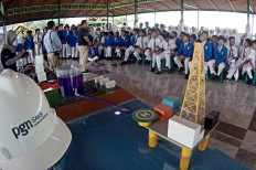 E. Java high schools may soon teach classes on oil, gas industry