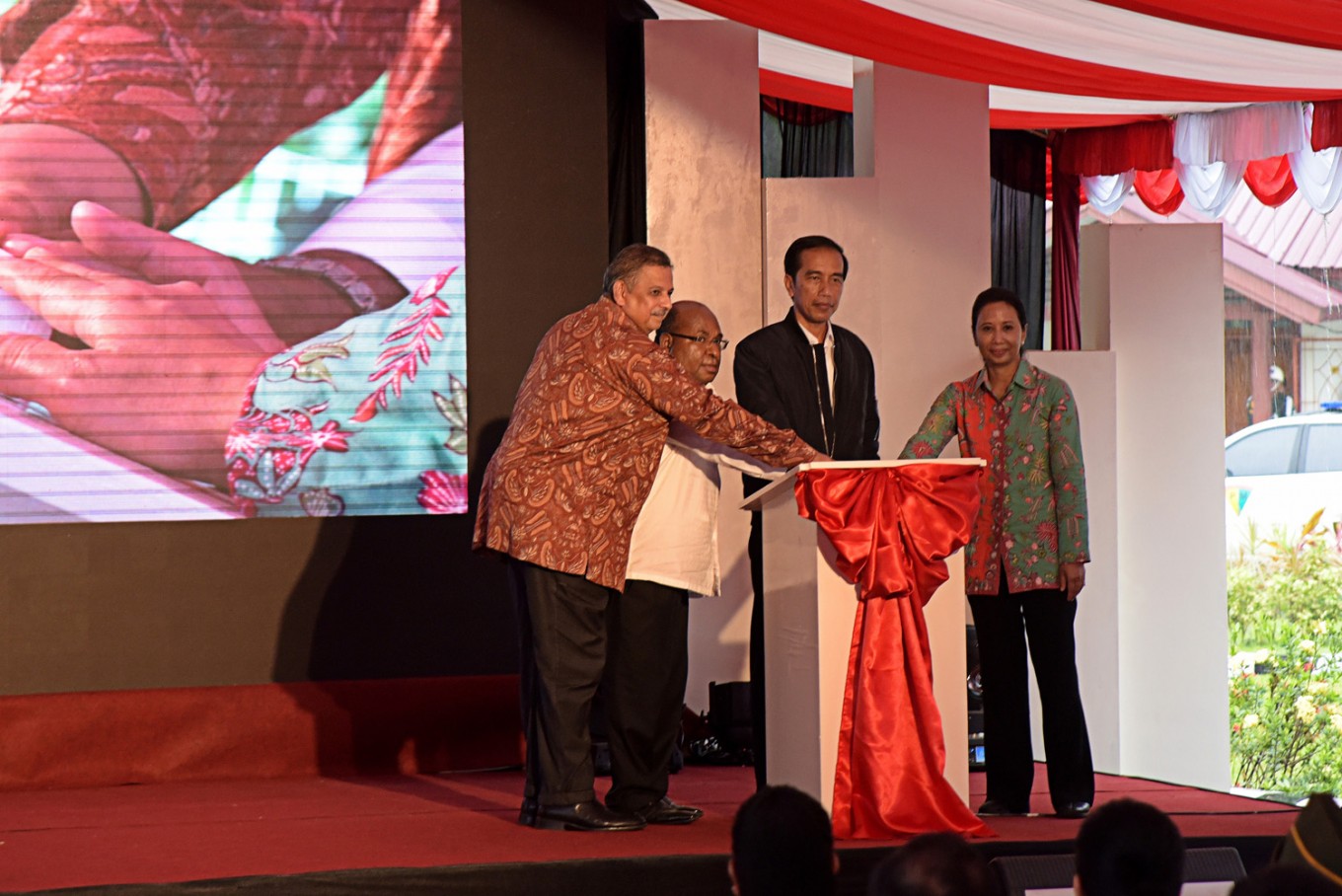PLN signs deal to expand electricity in two provinces in Papua