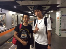 Train worker returning phone becomes international news