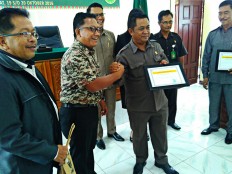 WWF gives awards to pro-conservation judges